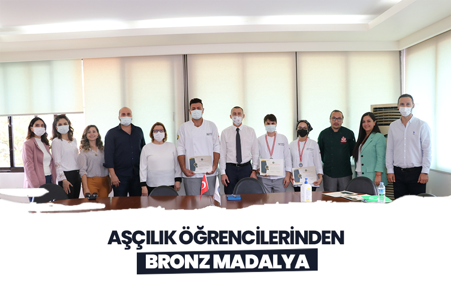 AŞÇILIK ÖĞRENCİLERİNDEN BRONZ MADALYA